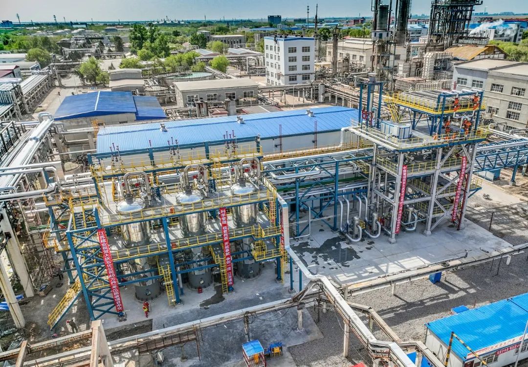 寰球大慶公司總承包建設的大慶石化新建年40萬噸二氧化碳回收項目勝利中交