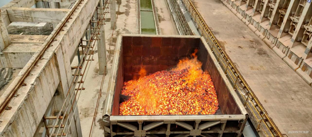 賽鼎公司印尼德信焦化項目裝煤投產