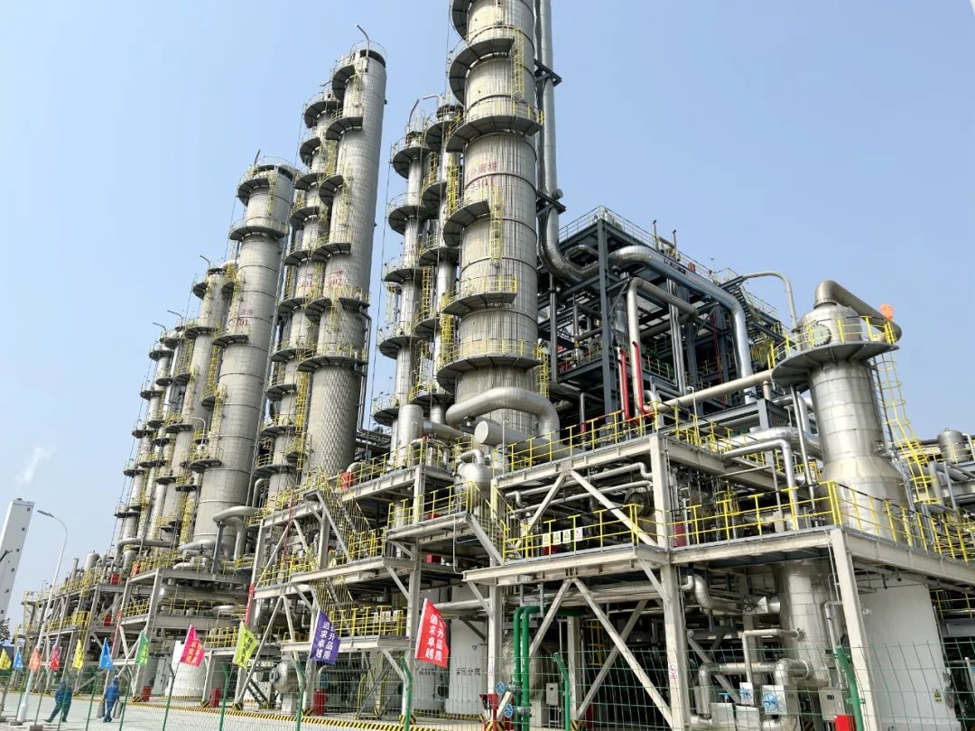 北油工程青島堿業(yè)碳酸酯項(xiàng)目一次投料開車成功