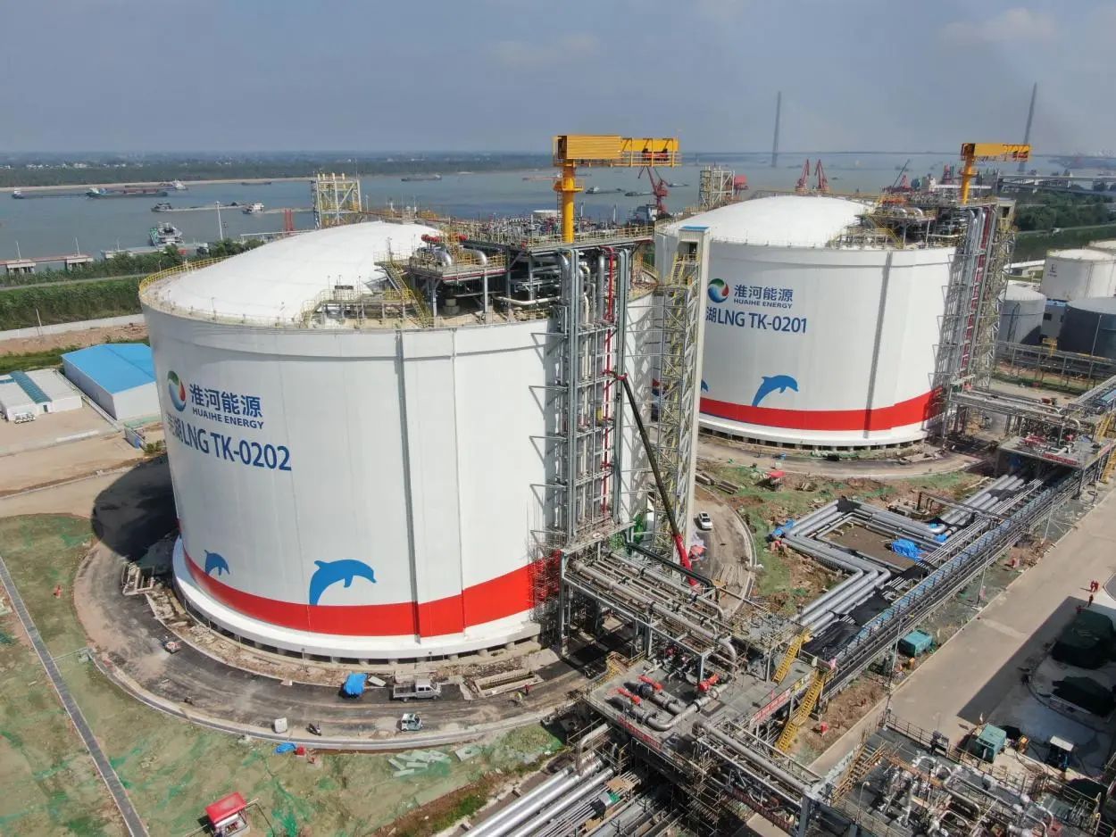 海油石化工程設(shè)計的國內(nèi)首座內(nèi)河LNG接收站項目機械完工